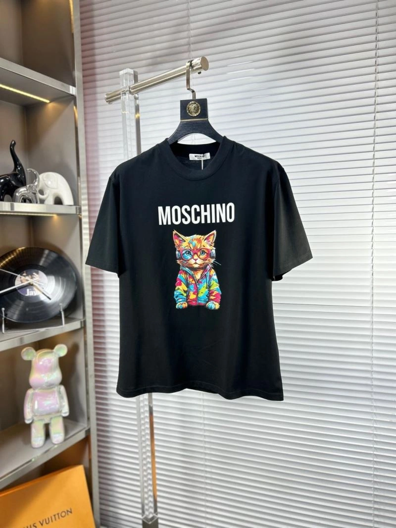 ModernLook Moschino T-Shirts 160065