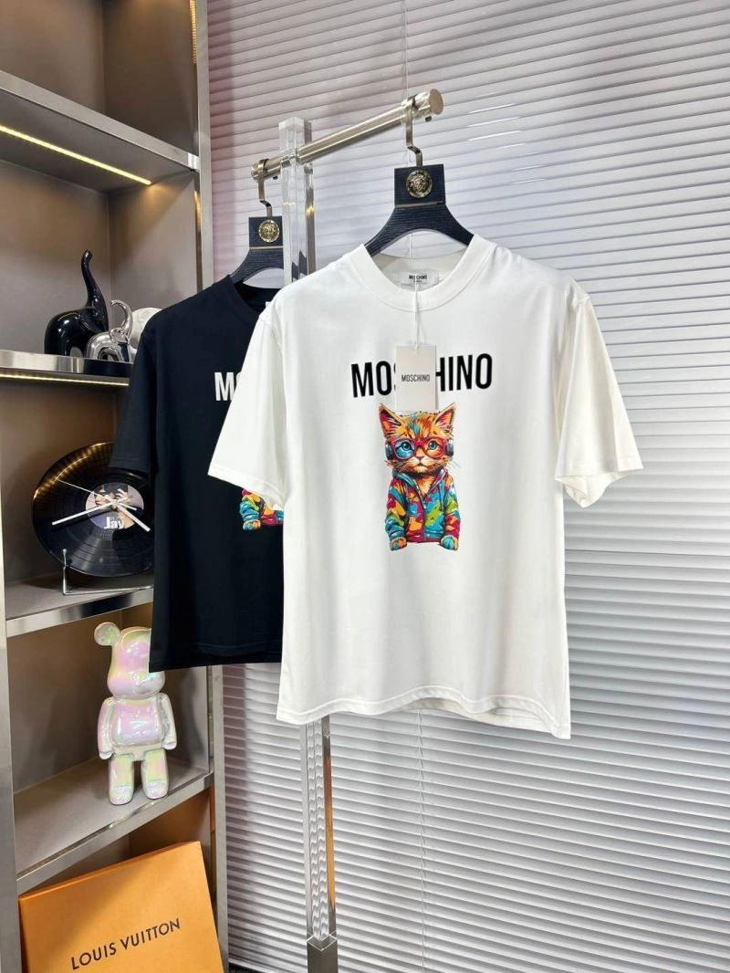 ModernLook Moschino T-Shirts 160065