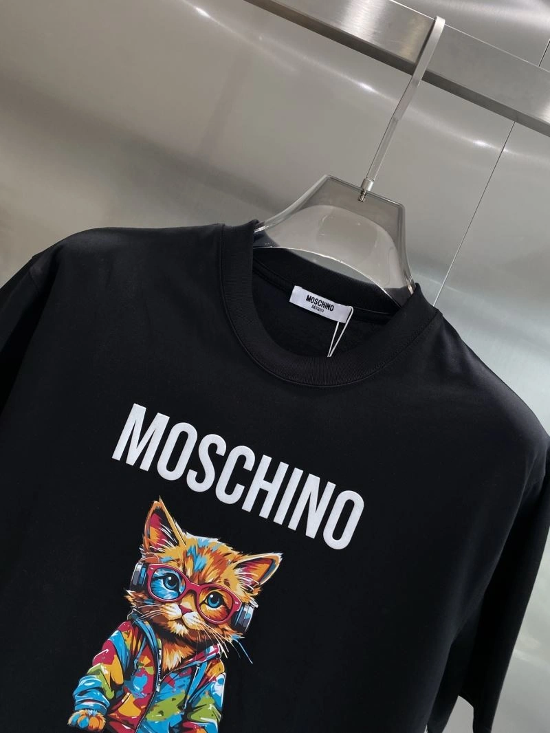 Practical Moschino T-Shirts 160144