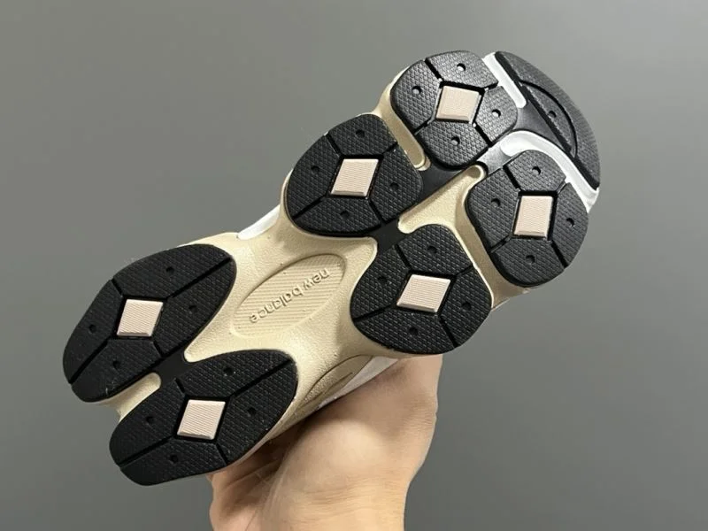 SoftTouch NEW BALANCE SHOES 30058