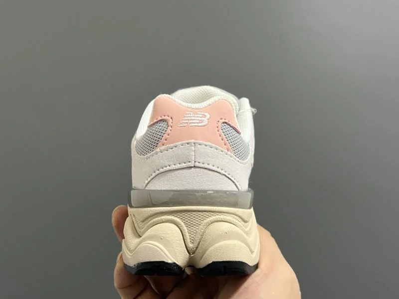 SoftTouch NEW BALANCE SHOES 30058