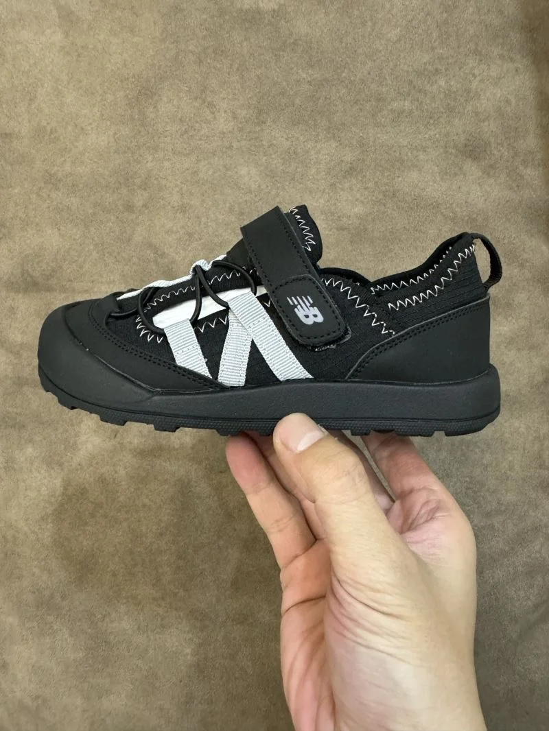 Versatile NEW BALANCE SHOES 28703