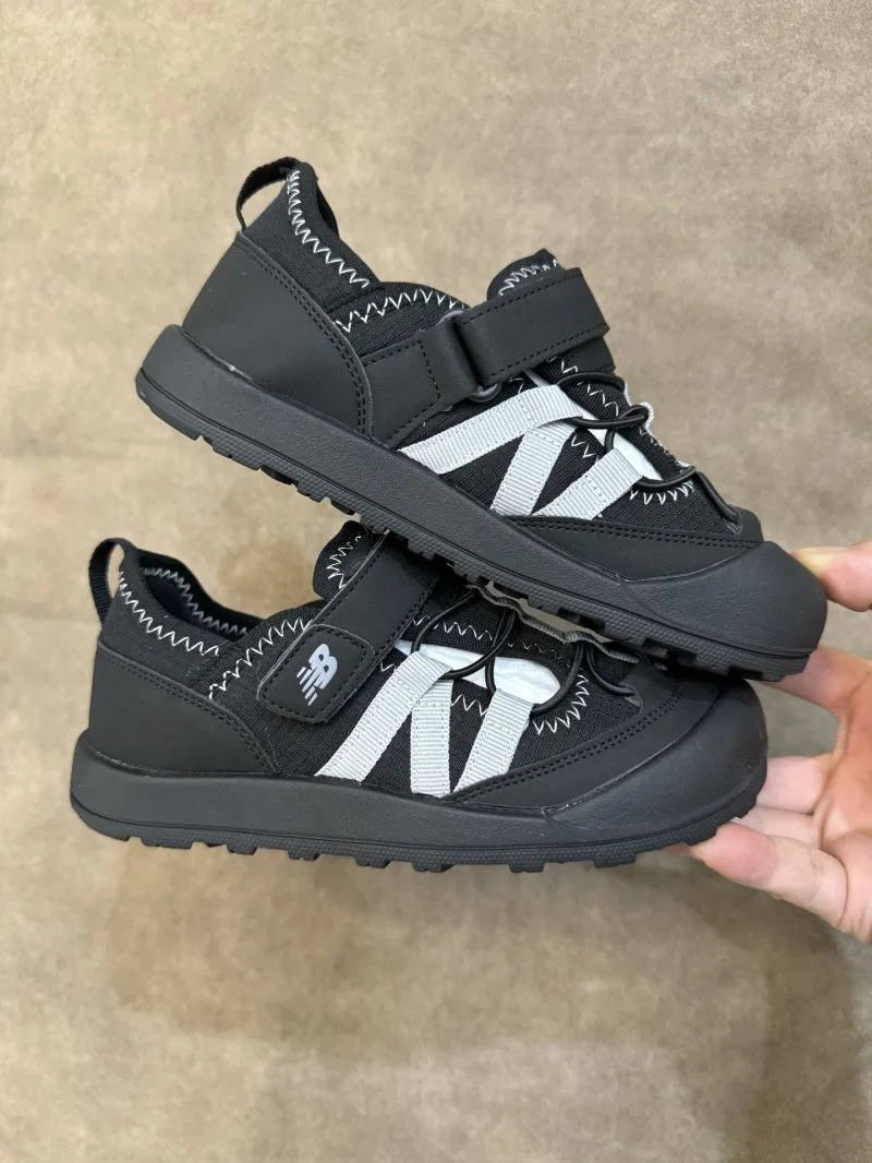 Versatile NEW BALANCE SHOES 28703