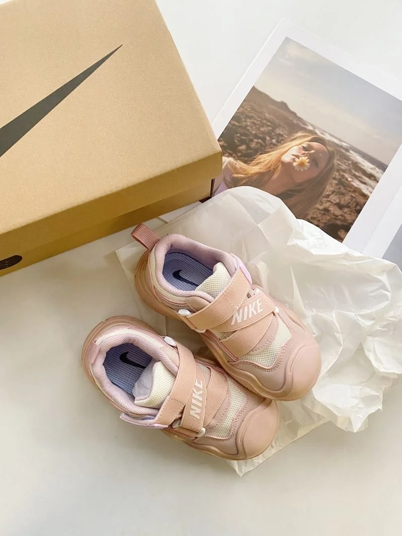 NIKE SHOES Supportive 30024