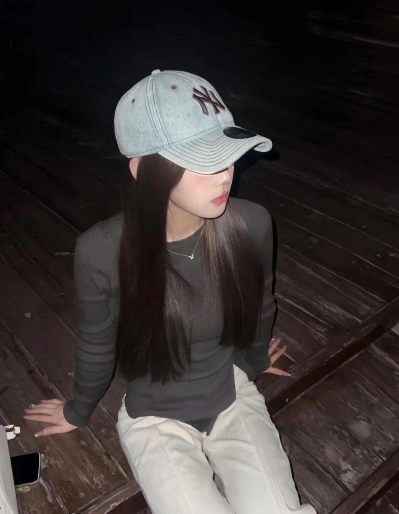 Sporty NY Caps 257315