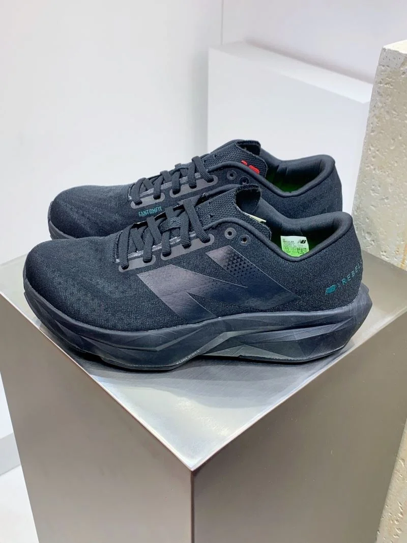 New Balance Shoes Chic 4212