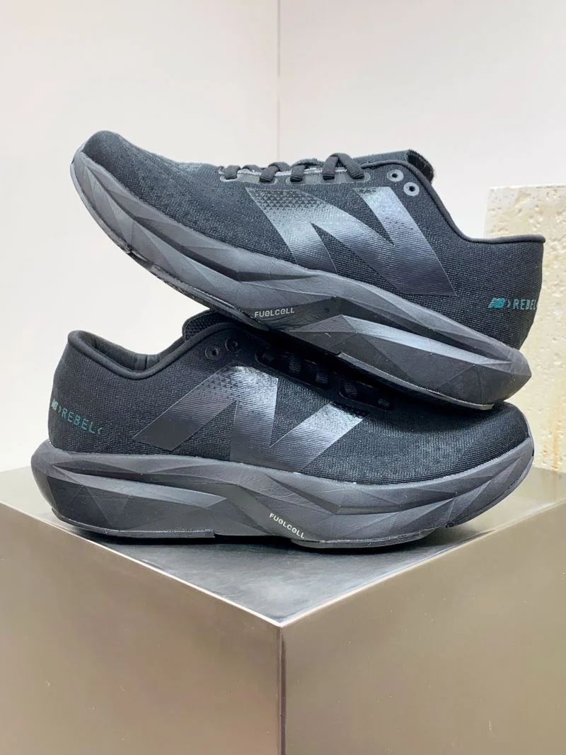 New Balance Shoes Chic 4212
