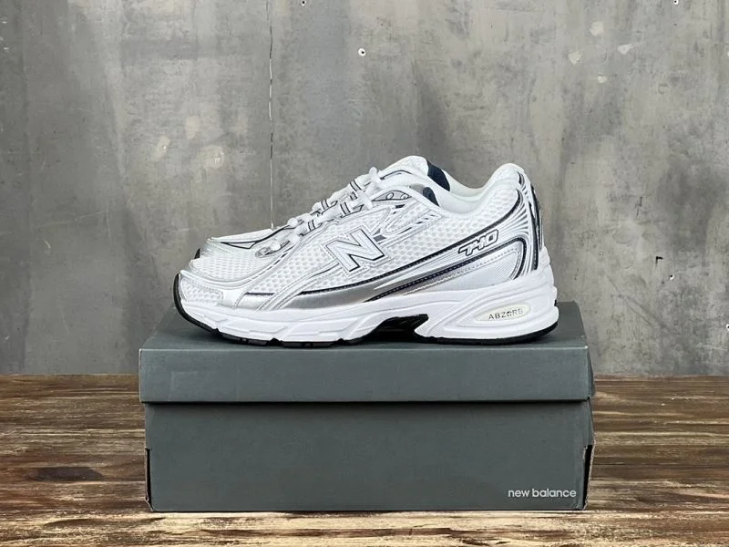 Youthful New Balance Shoes 4167