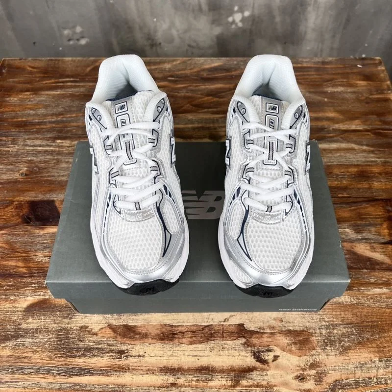 Youthful New Balance Shoes 4167