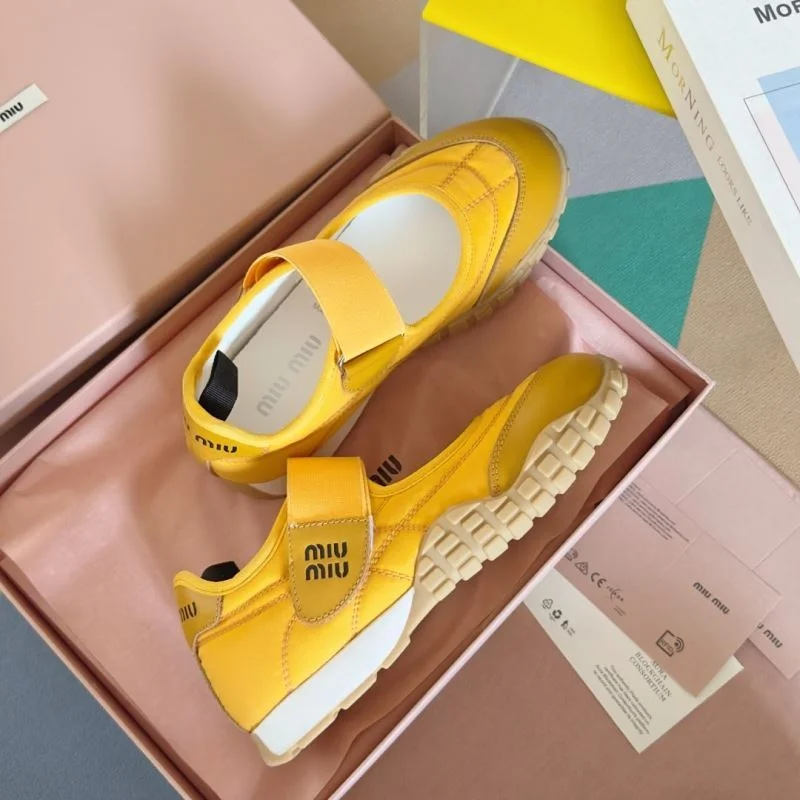 Bright New Balance Shoes 7347