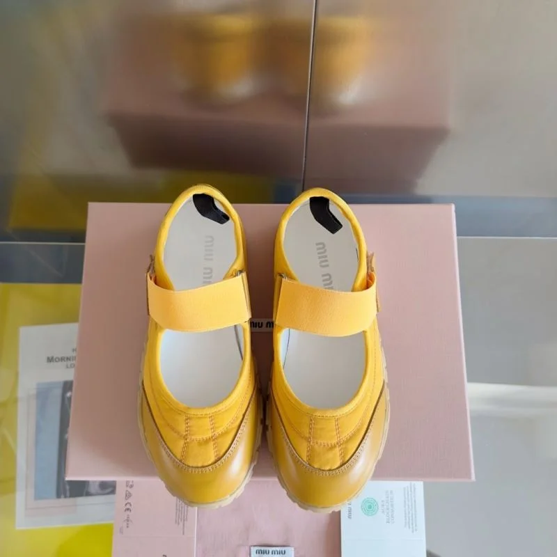 Bright New Balance Shoes 7347