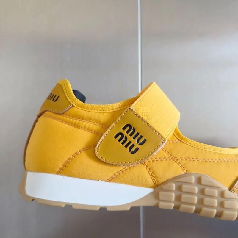 Bright New Balance Shoes 7347