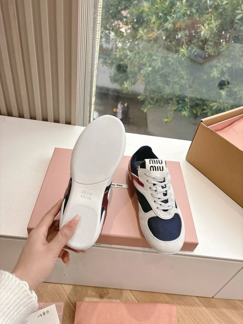 New Balance Shoes Versatile 9233