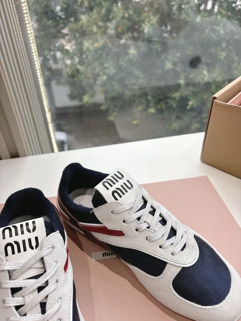 New Balance Shoes Versatile 9233