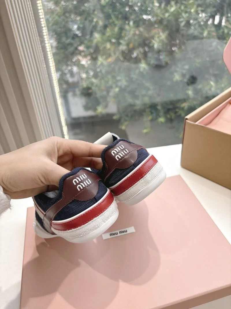 New Balance Shoes Versatile 9233