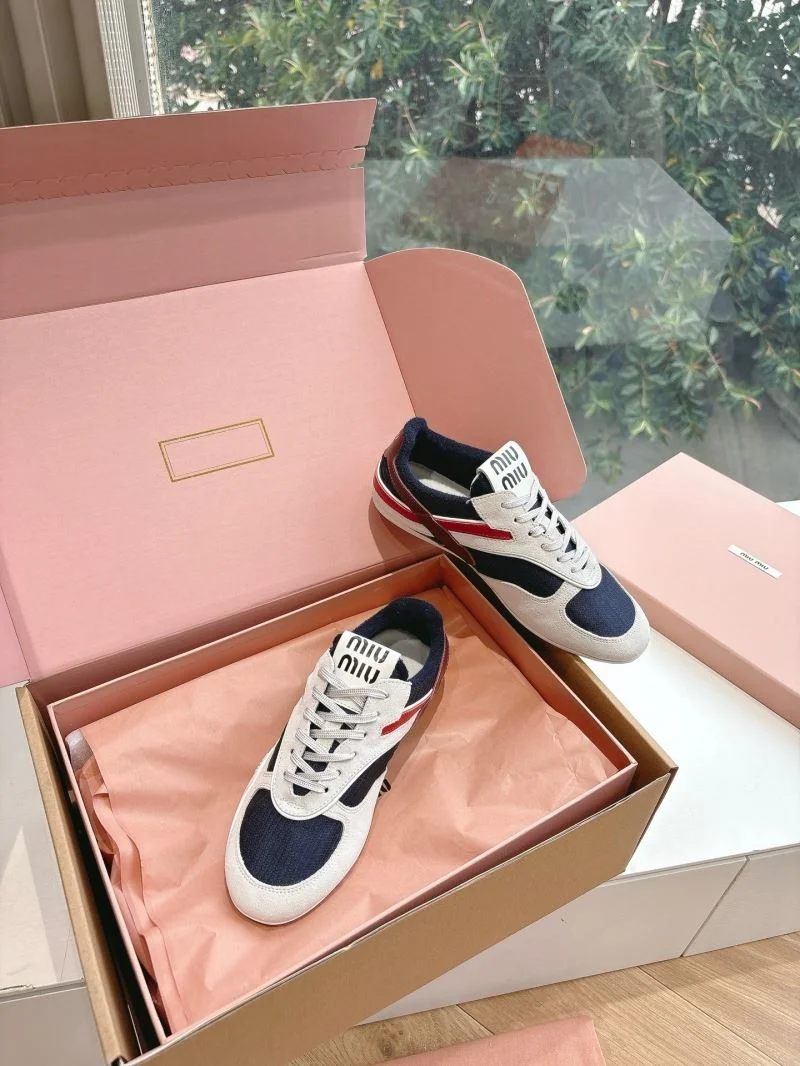 New Balance Shoes Versatile 9233