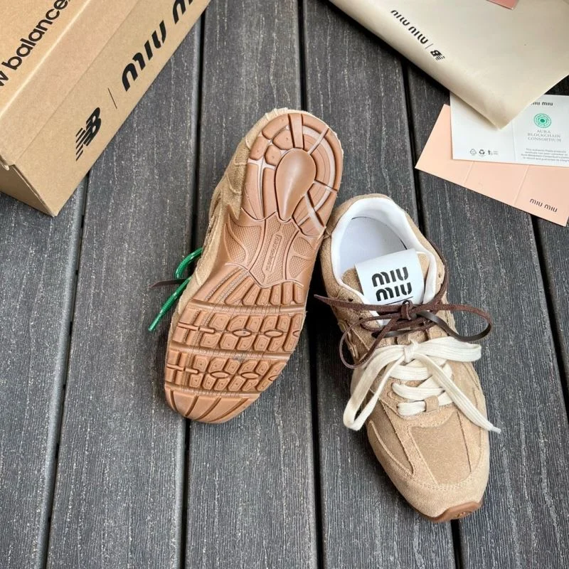 Sleek New Balance Shoes 6019