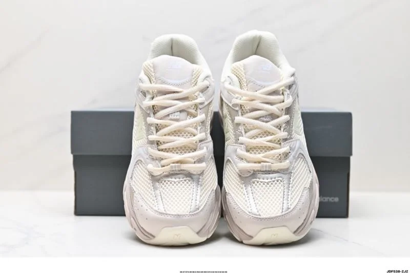 Sleek New Balance Shoes 3404
