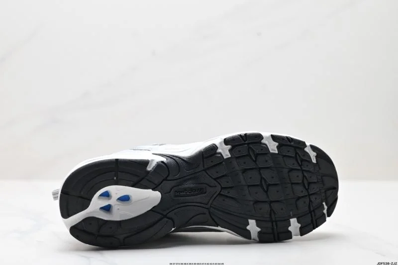 New Balance Shoes Resilient 3319