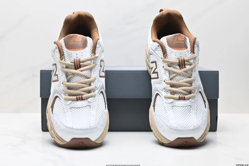 FlexibleFit New Balance Shoes 3373