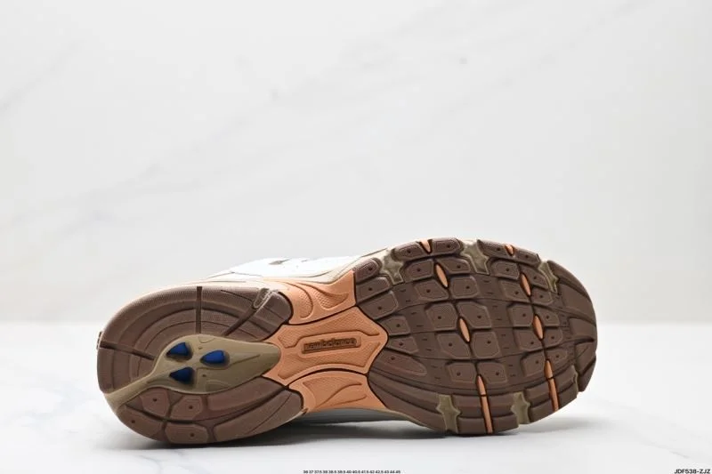 FlexibleFit New Balance Shoes 3373