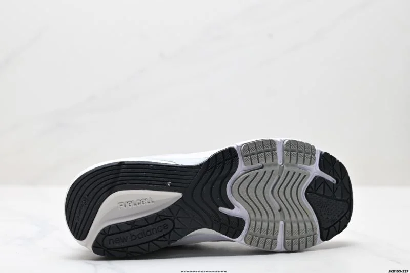 New Balance Shoes WellDesigned 3303