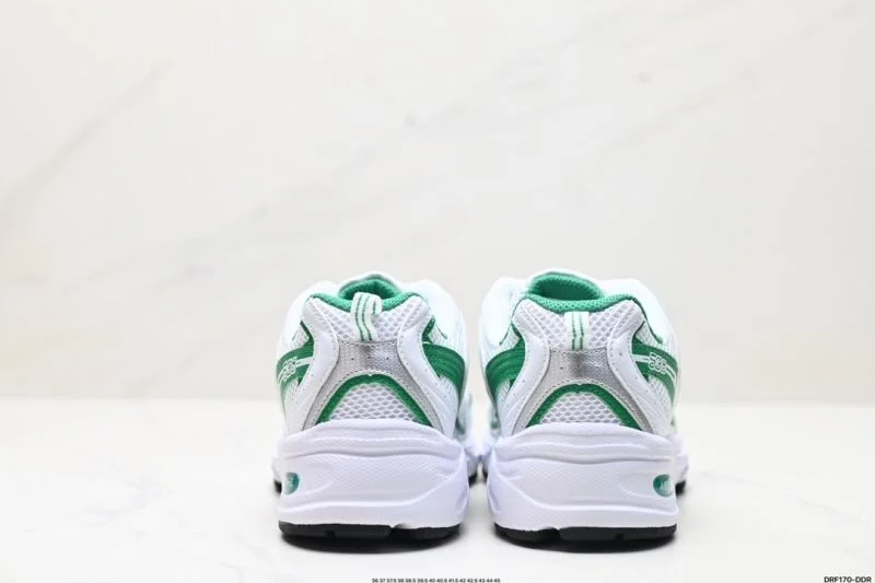 Timeless New Balance Shoes 3286