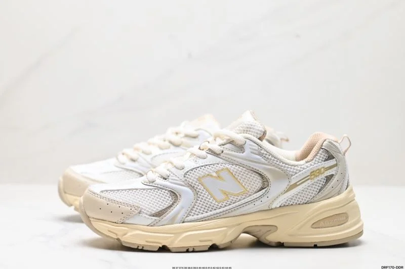 Stretchable New Balance Shoes 3281