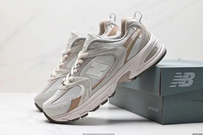 Lightweight New Balance Shoes 3263
