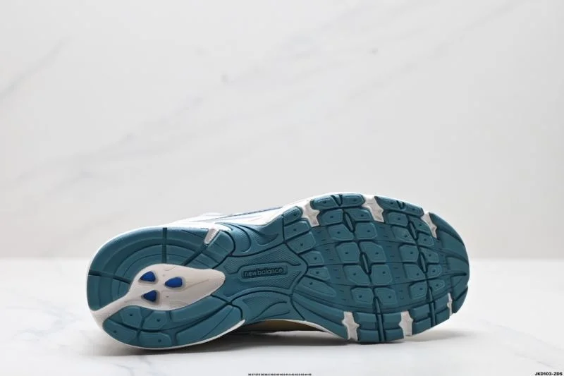 GoAnywhere New Balance Shoes 3252