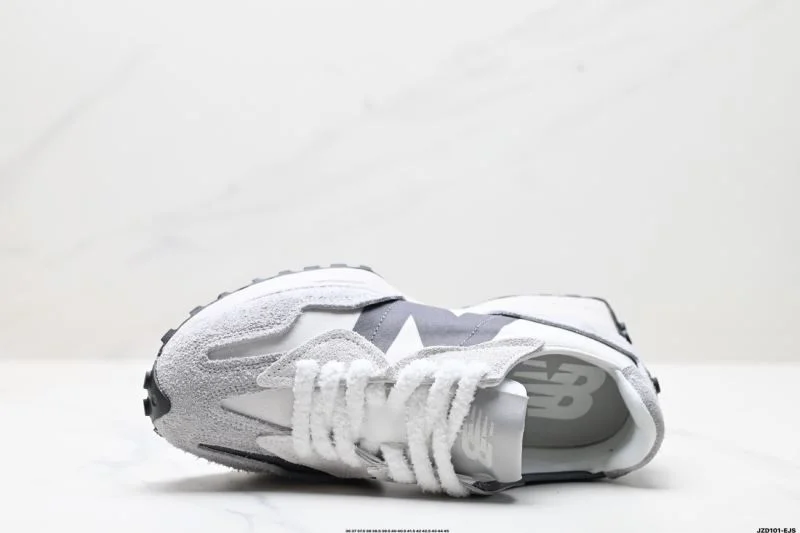 New Balance Shoes Neat 3221