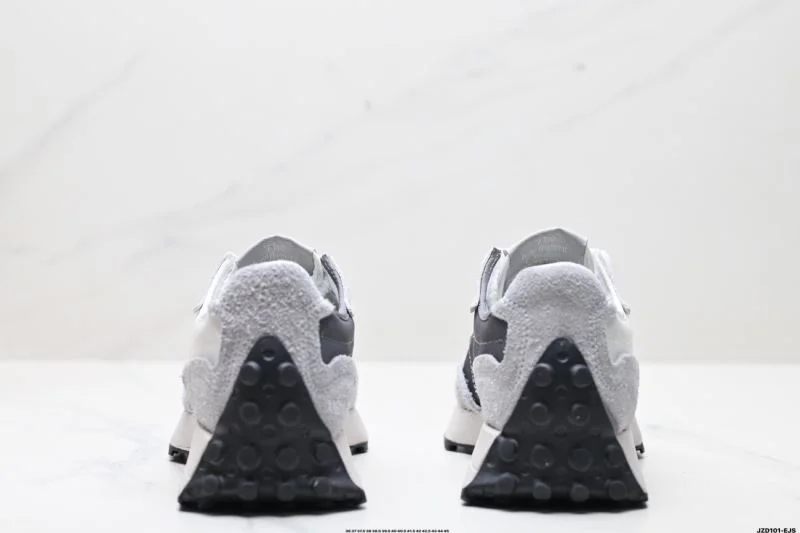 New Balance Shoes Neat 3221