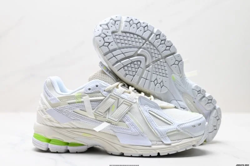 RelaxedFit New Balance Shoes 3226