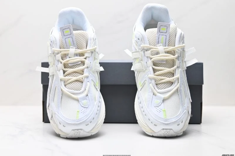 RelaxedFit New Balance Shoes 3226