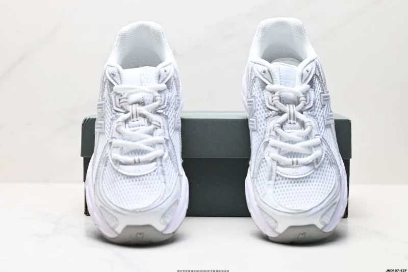 Effortless New Balance Shoes 3212