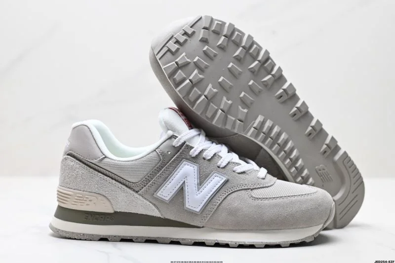 Stretchable New Balance Shoes 3218
