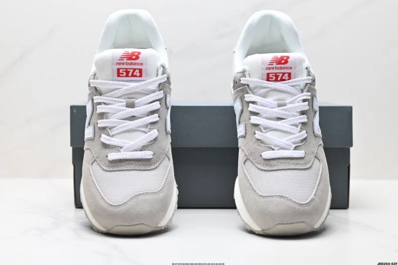 Stretchable New Balance Shoes 3218
