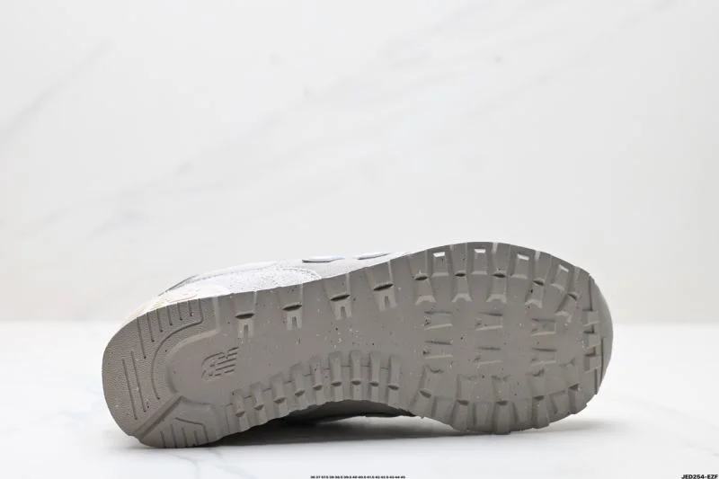 Stretchable New Balance Shoes 3218