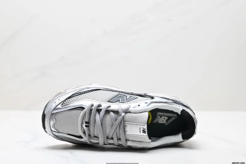 Comfortable New Balance Shoes 3225