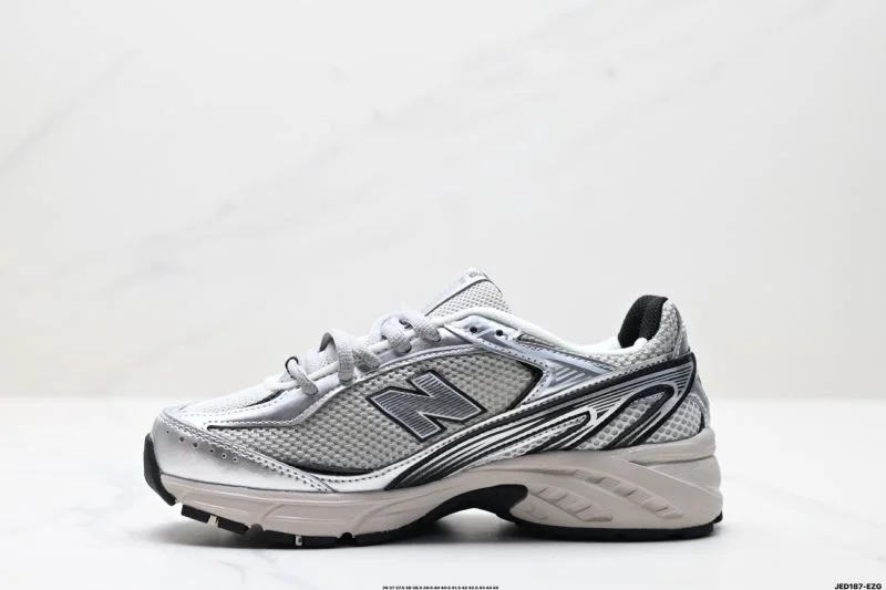 Comfortable New Balance Shoes 3225