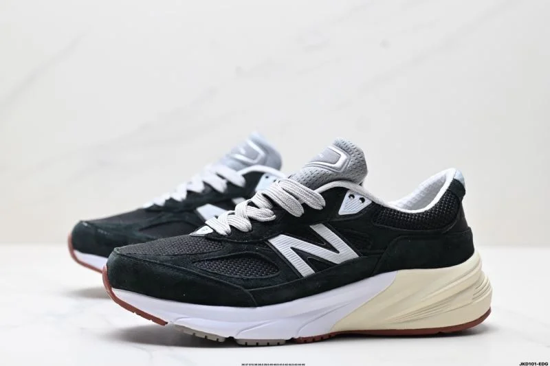 Attractive New Balance Shoes 3186