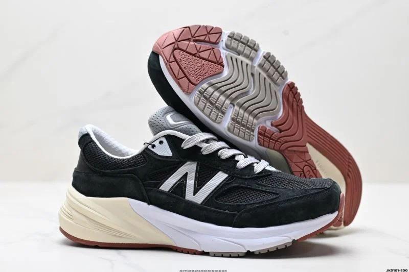 Attractive New Balance Shoes 3186