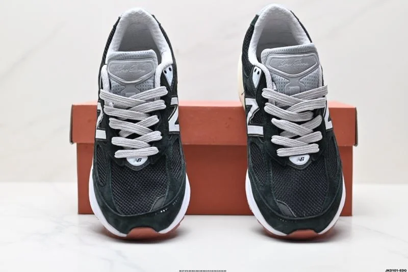 Attractive New Balance Shoes 3186
