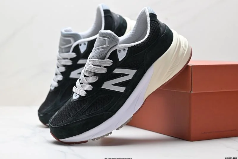 Attractive New Balance Shoes 3186