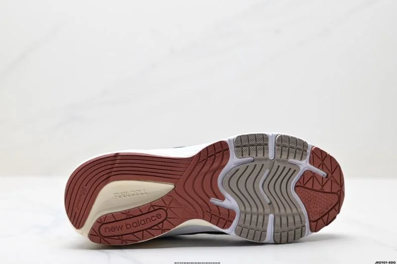 Attractive New Balance Shoes 3186