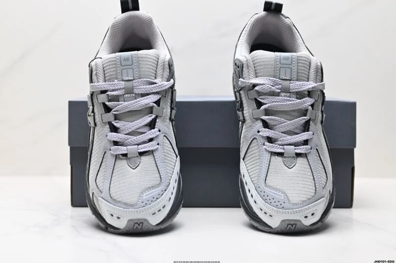 Neat New Balance Shoes 3195
