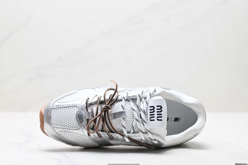 TechFriendly New Balance Shoes 3163
