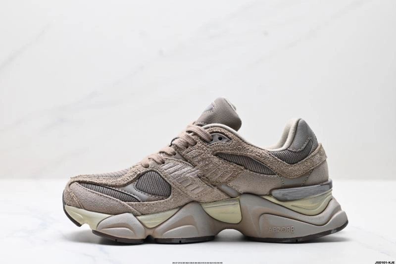 WaterResistant New Balance Shoes 3152