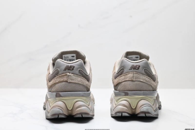 WaterResistant New Balance Shoes 3152