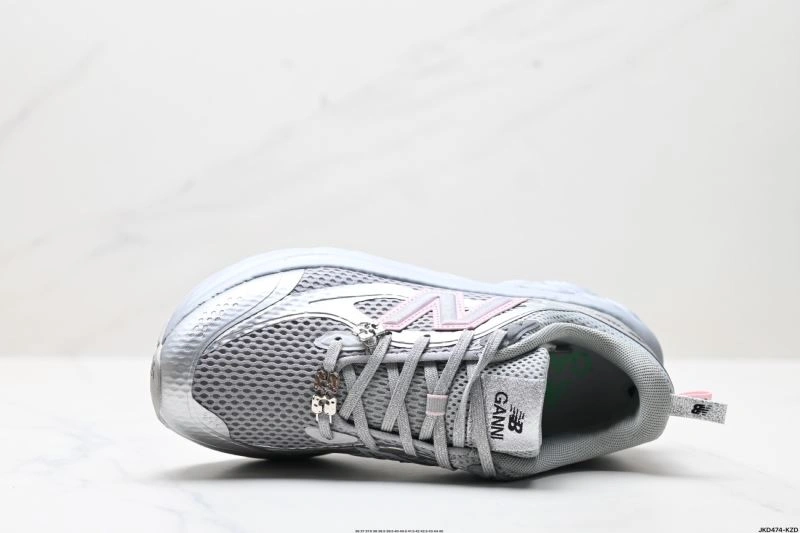 TechFriendly New Balance Shoes 3129